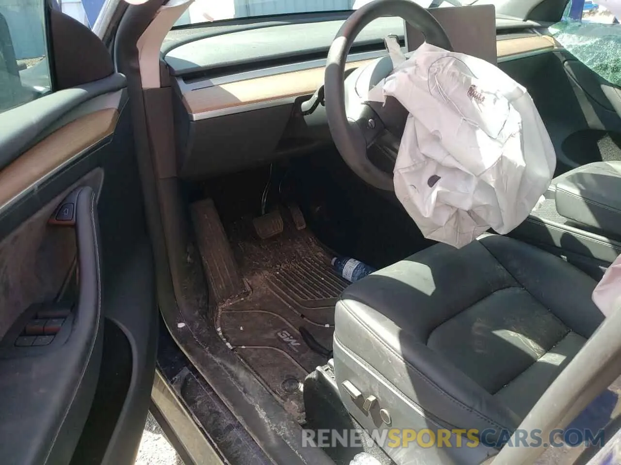 8 Photograph of a damaged car 7SAYGDEE2RF083216 TESLA MODEL Y 2024