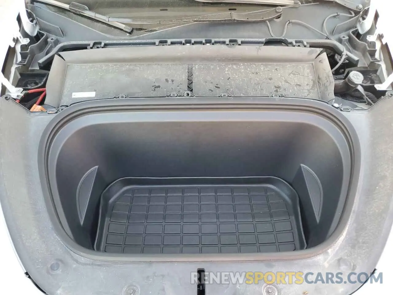 13 Photograph of a damaged car 7SAYGDEE2RF088125 TESLA MODEL Y 2024