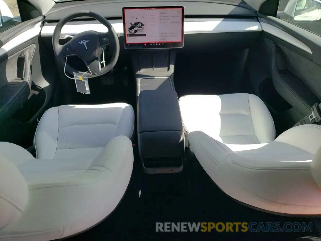 8 Photograph of a damaged car 7SAYGDEE2RF121690 TESLA MODEL Y 2024