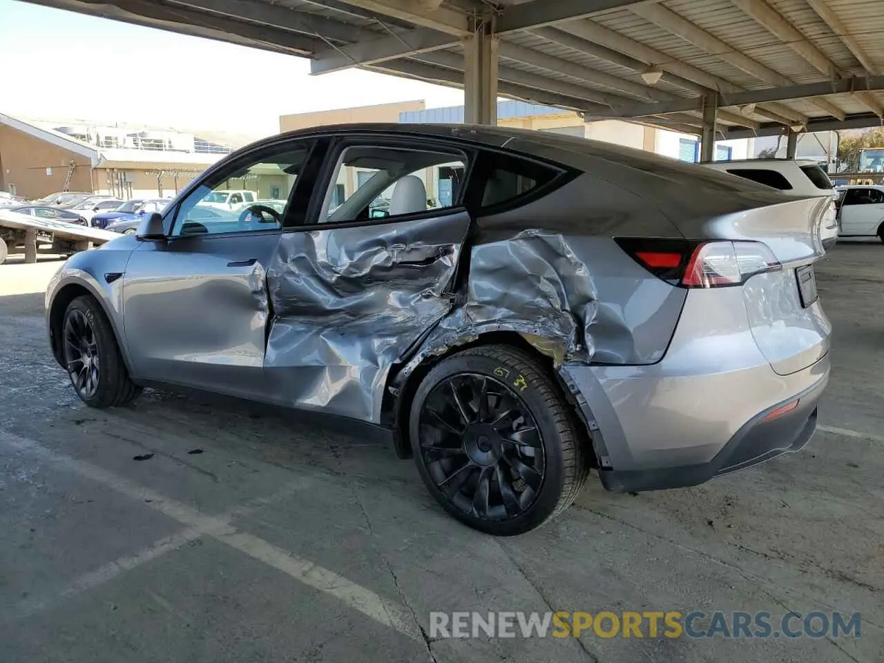 2 Photograph of a damaged car 7SAYGDEE2RF149327 TESLA MODEL Y 2024