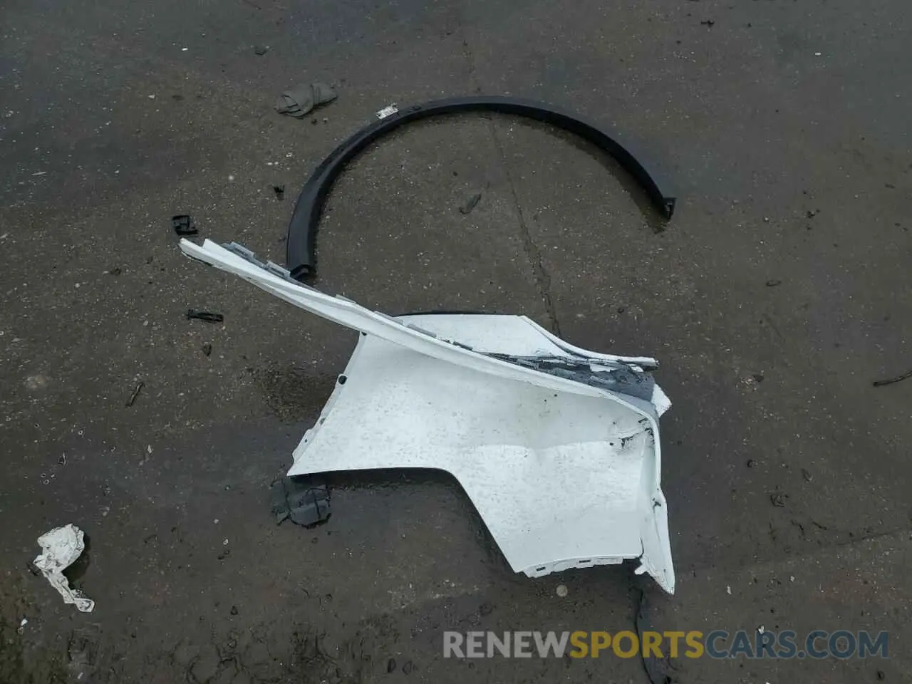 13 Photograph of a damaged car 7SAYGDEE2RF160327 TESLA MODEL Y 2024