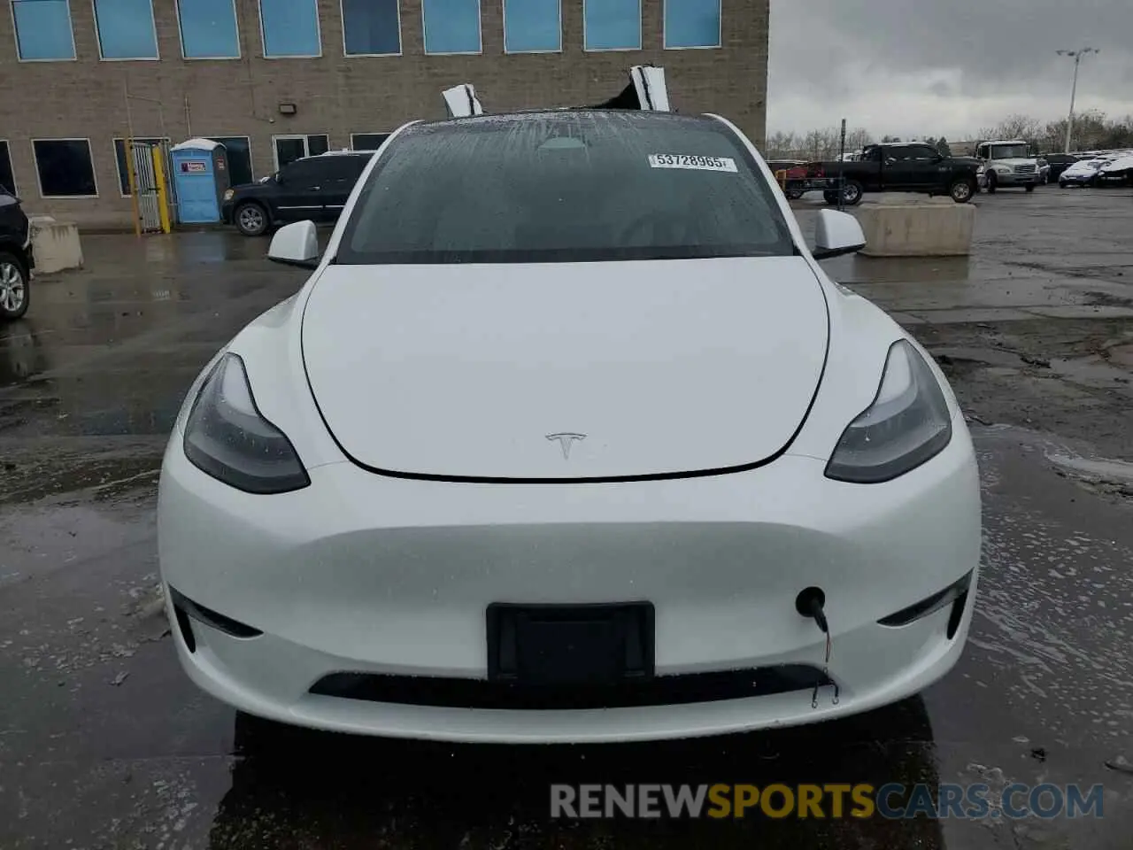 5 Photograph of a damaged car 7SAYGDEE2RF160327 TESLA MODEL Y 2024