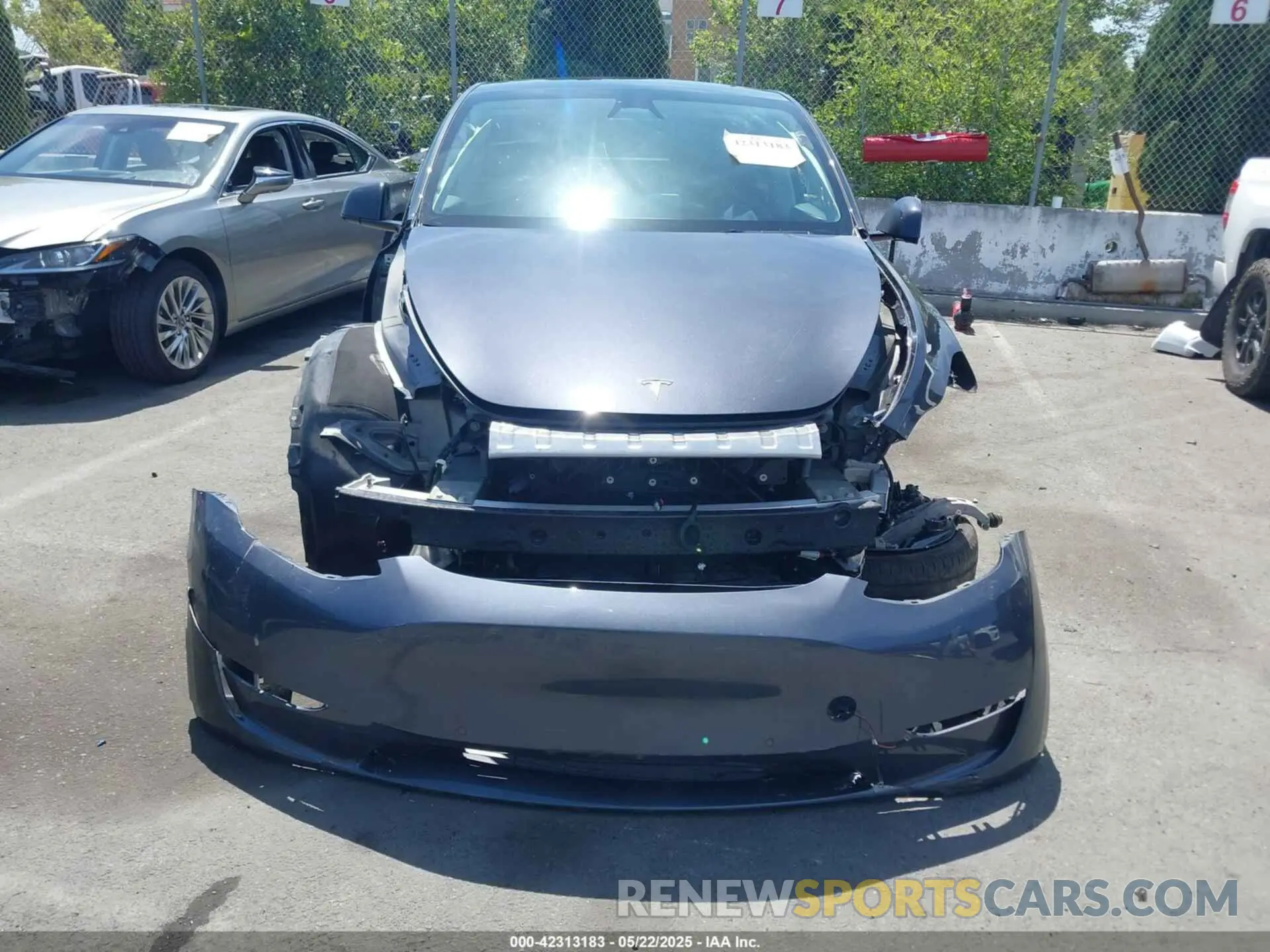 12 Photograph of a damaged car 7SAYGDEE2RF165012 TESLA MODEL Y 2024