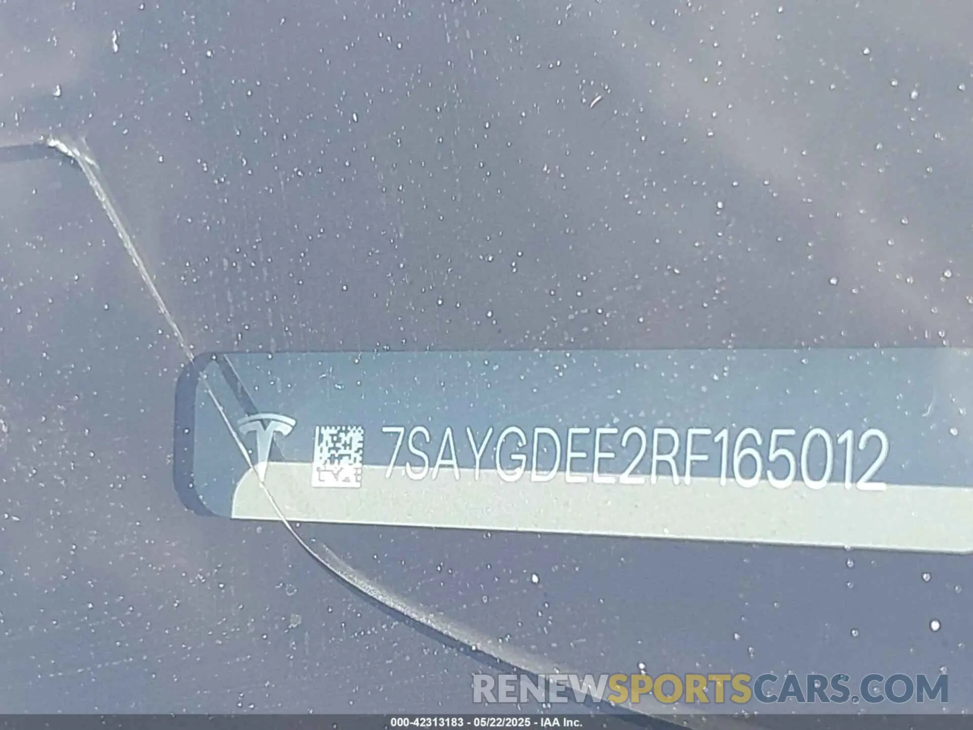 9 Photograph of a damaged car 7SAYGDEE2RF165012 TESLA MODEL Y 2024
