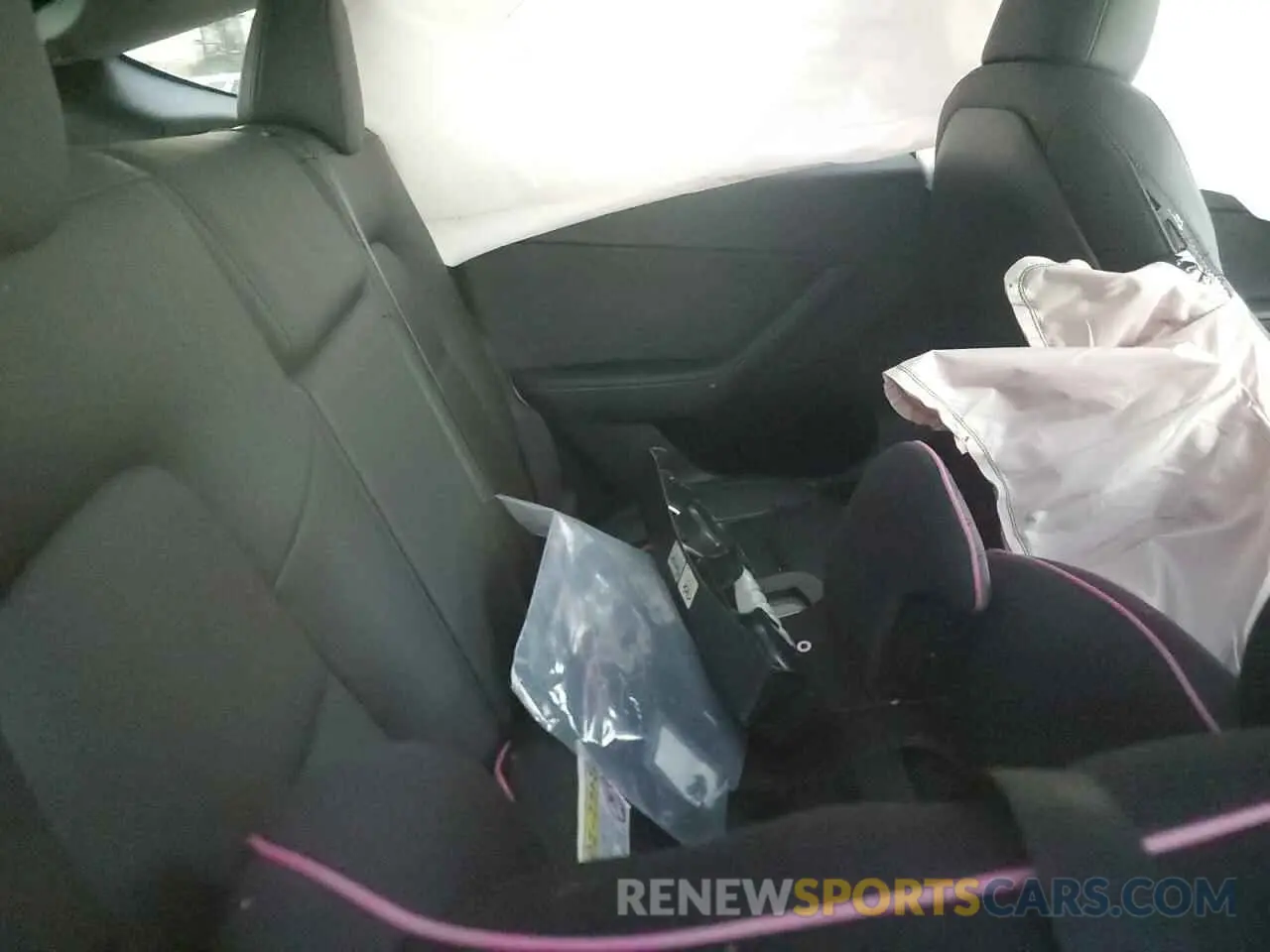 11 Photograph of a damaged car 7SAYGDEE2RF199662 TESLA MODEL Y 2024