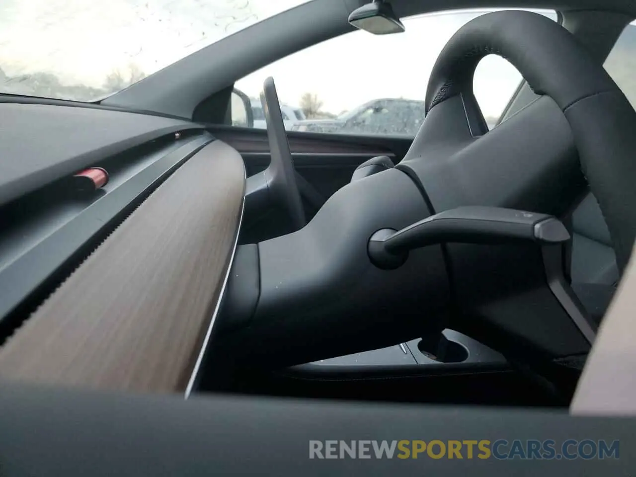 9 Photograph of a damaged car 7SAYGDEE2RF199662 TESLA MODEL Y 2024
