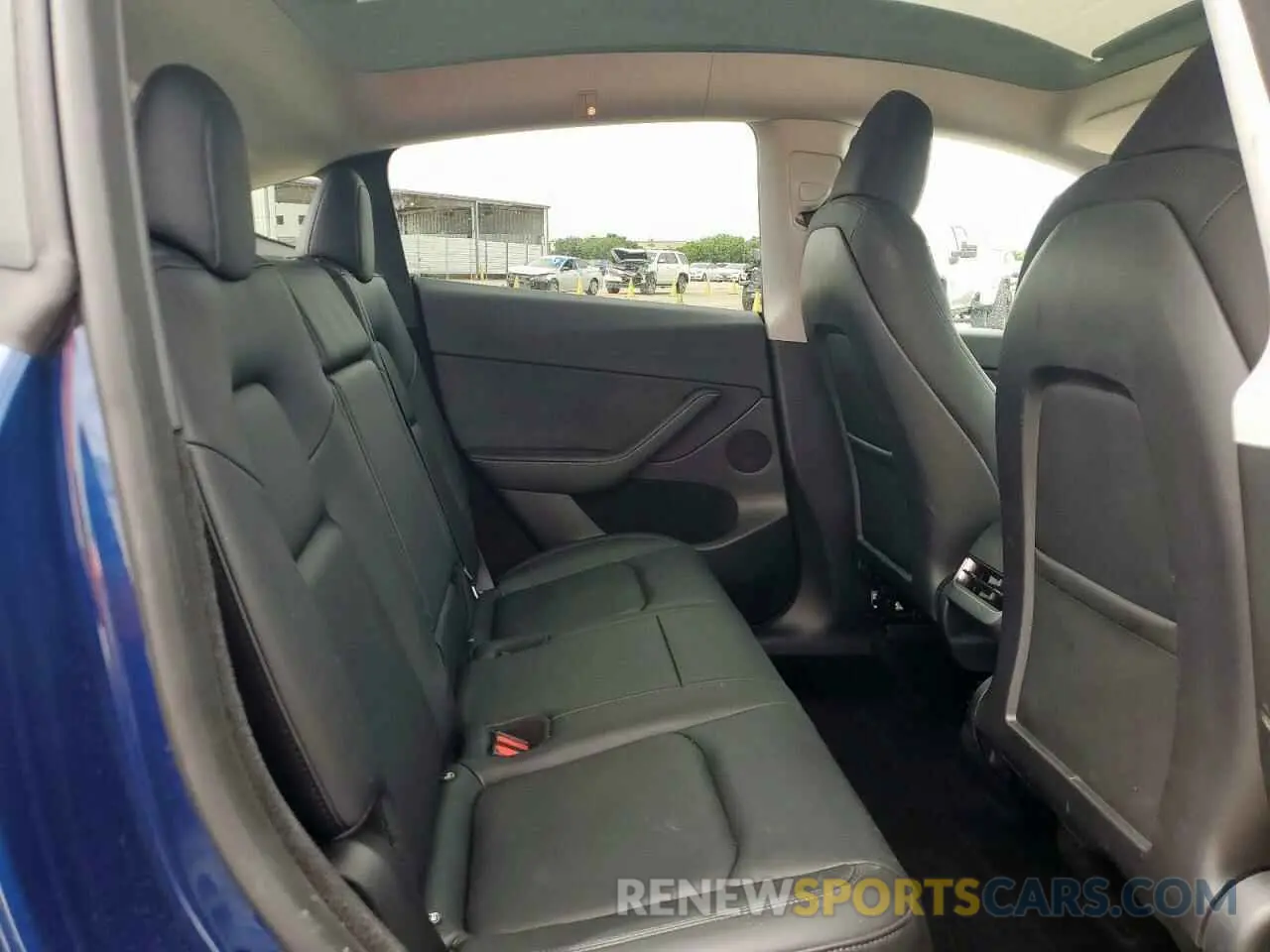11 Photograph of a damaged car 7SAYGDEE2RF986014 TESLA MODEL Y 2024
