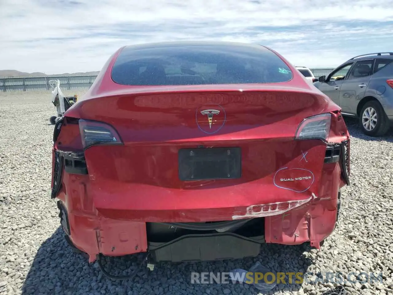 6 Photograph of a damaged car 7SAYGDEE2RF988958 TESLA MODEL Y 2024