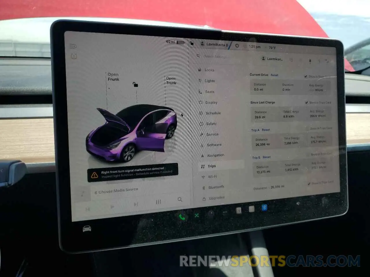 9 Photograph of a damaged car 7SAYGDEE2RF988958 TESLA MODEL Y 2024