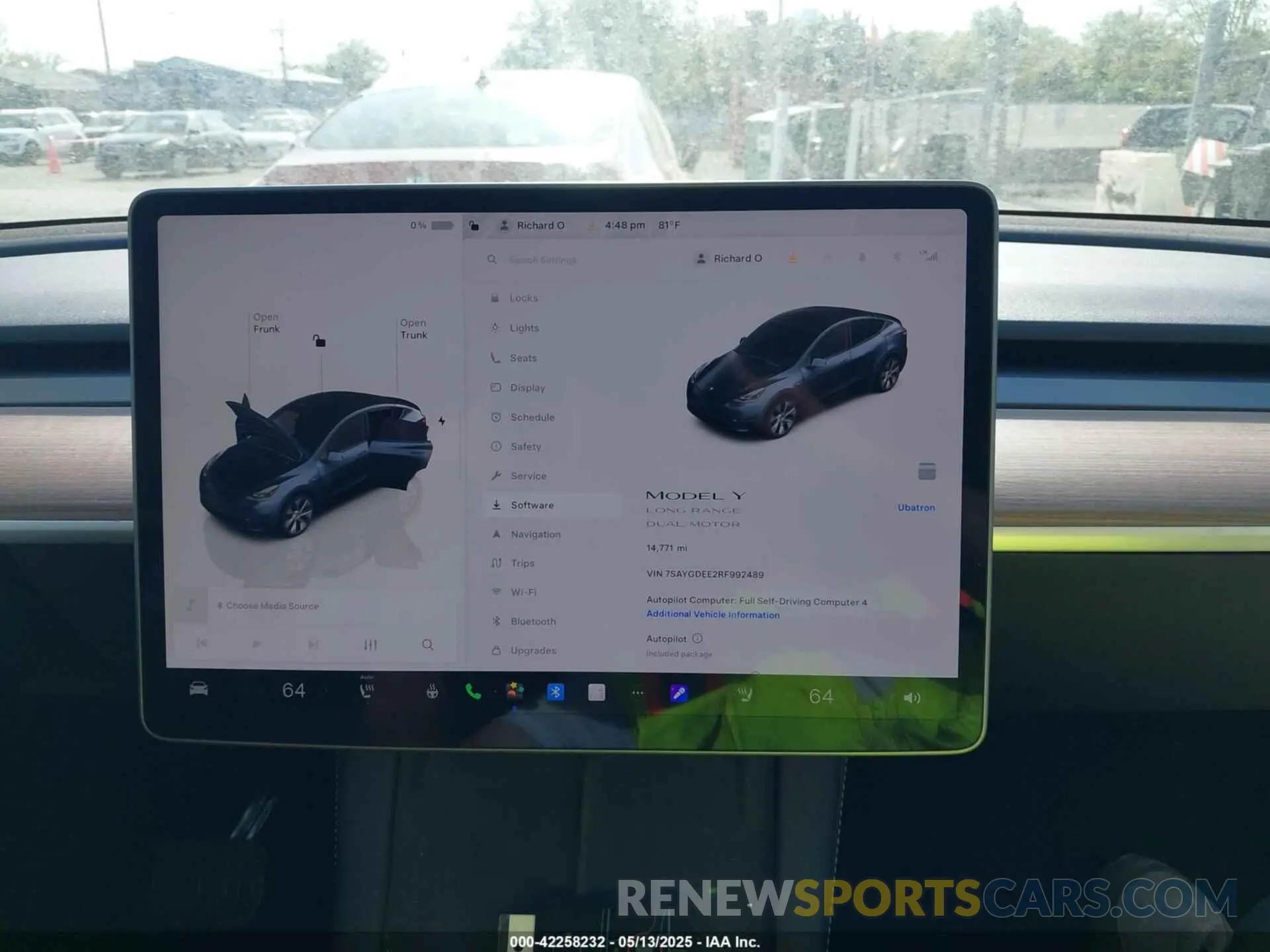18 Photograph of a damaged car 7SAYGDEE2RF992489 TESLA MODEL Y 2024