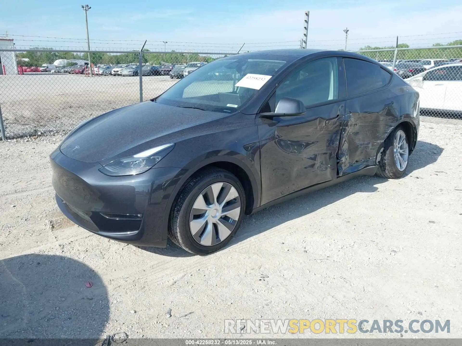 2 Photograph of a damaged car 7SAYGDEE2RF992489 TESLA MODEL Y 2024