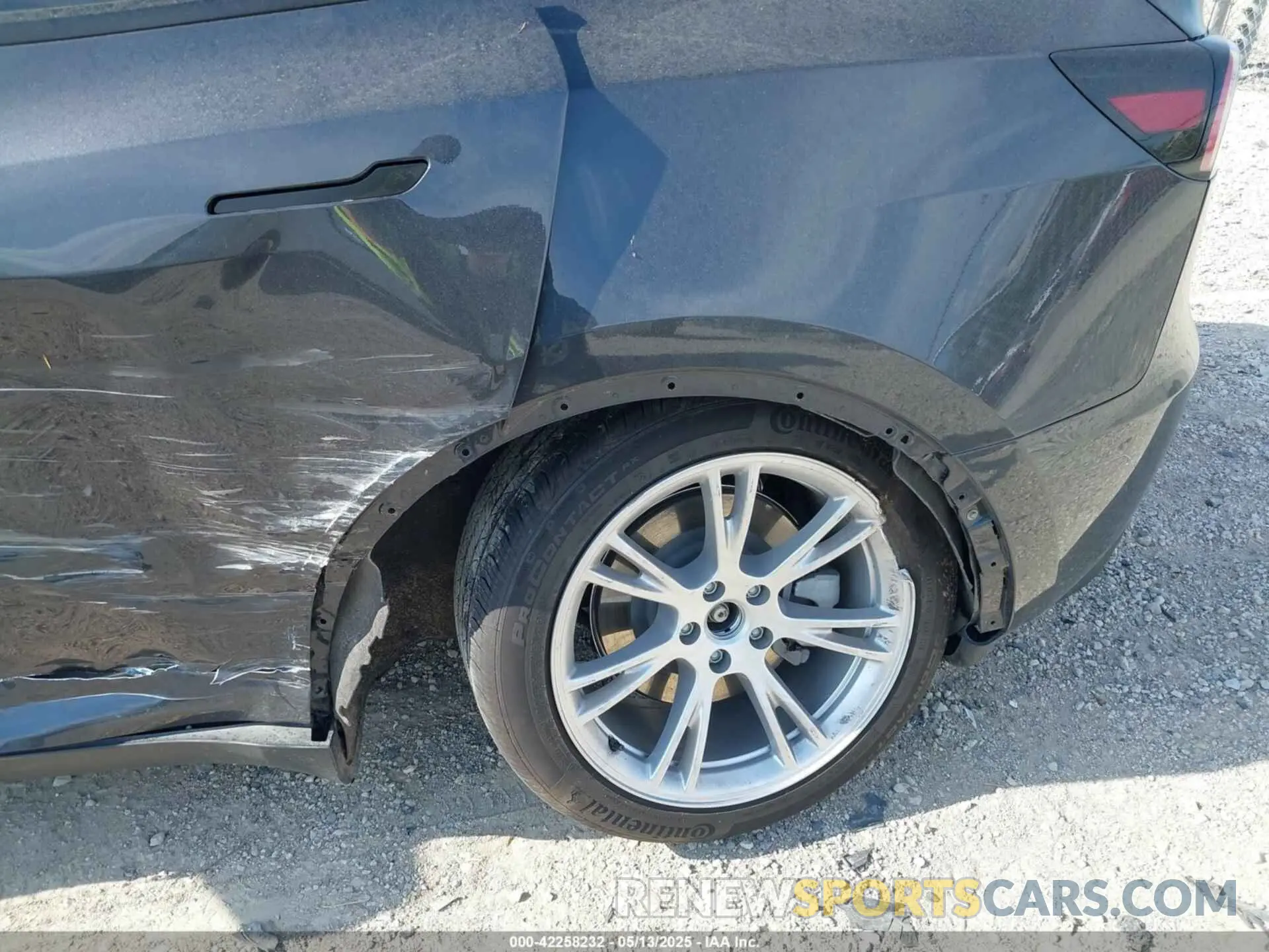 20 Photograph of a damaged car 7SAYGDEE2RF992489 TESLA MODEL Y 2024