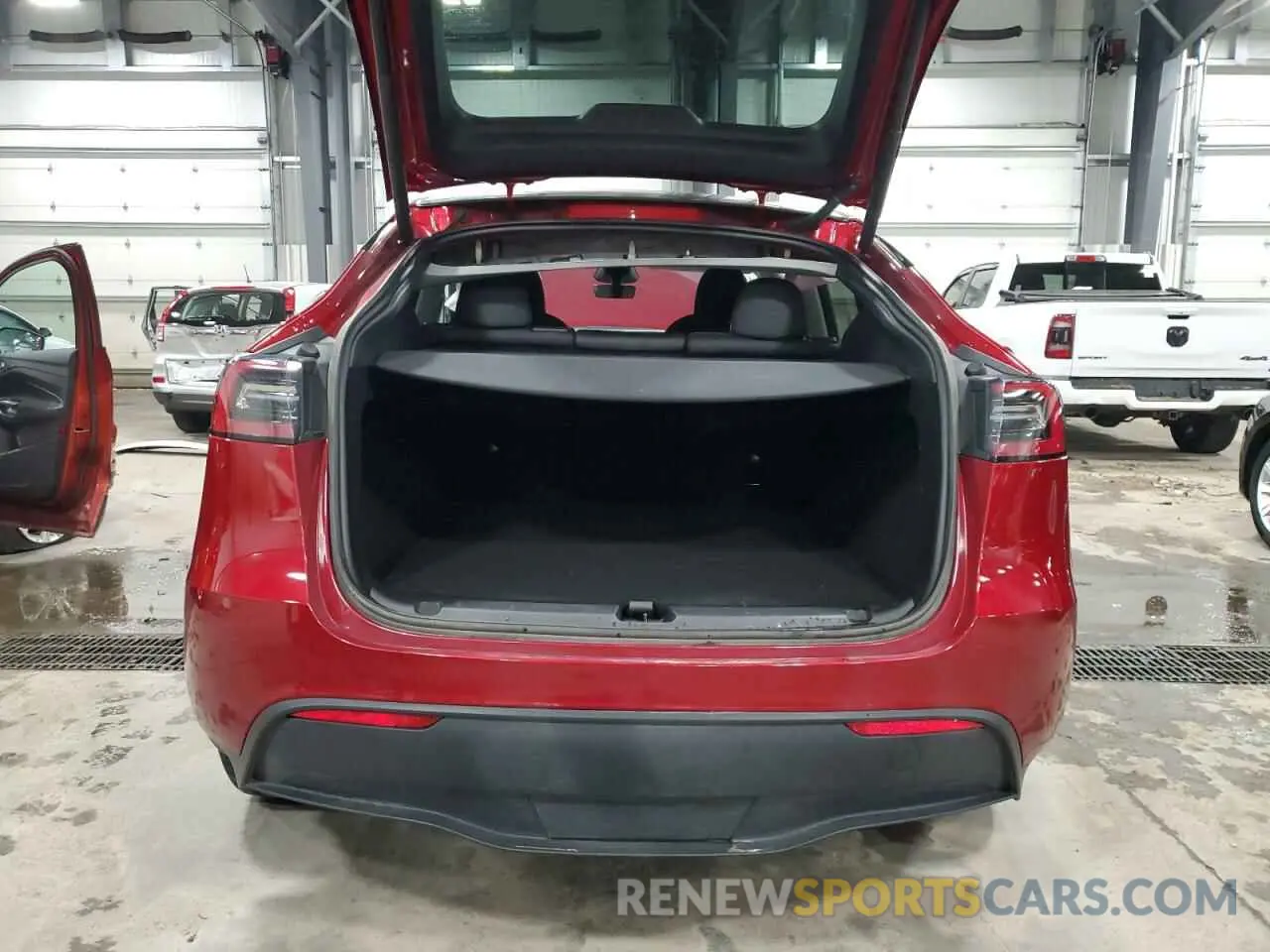 6 Photograph of a damaged car 7SAYGDEE2RF993786 TESLA MODEL Y 2024