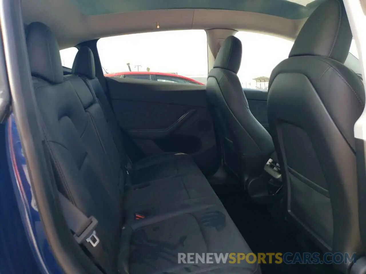 11 Photograph of a damaged car 7SAYGDEE3RA214702 TESLA MODEL Y 2024