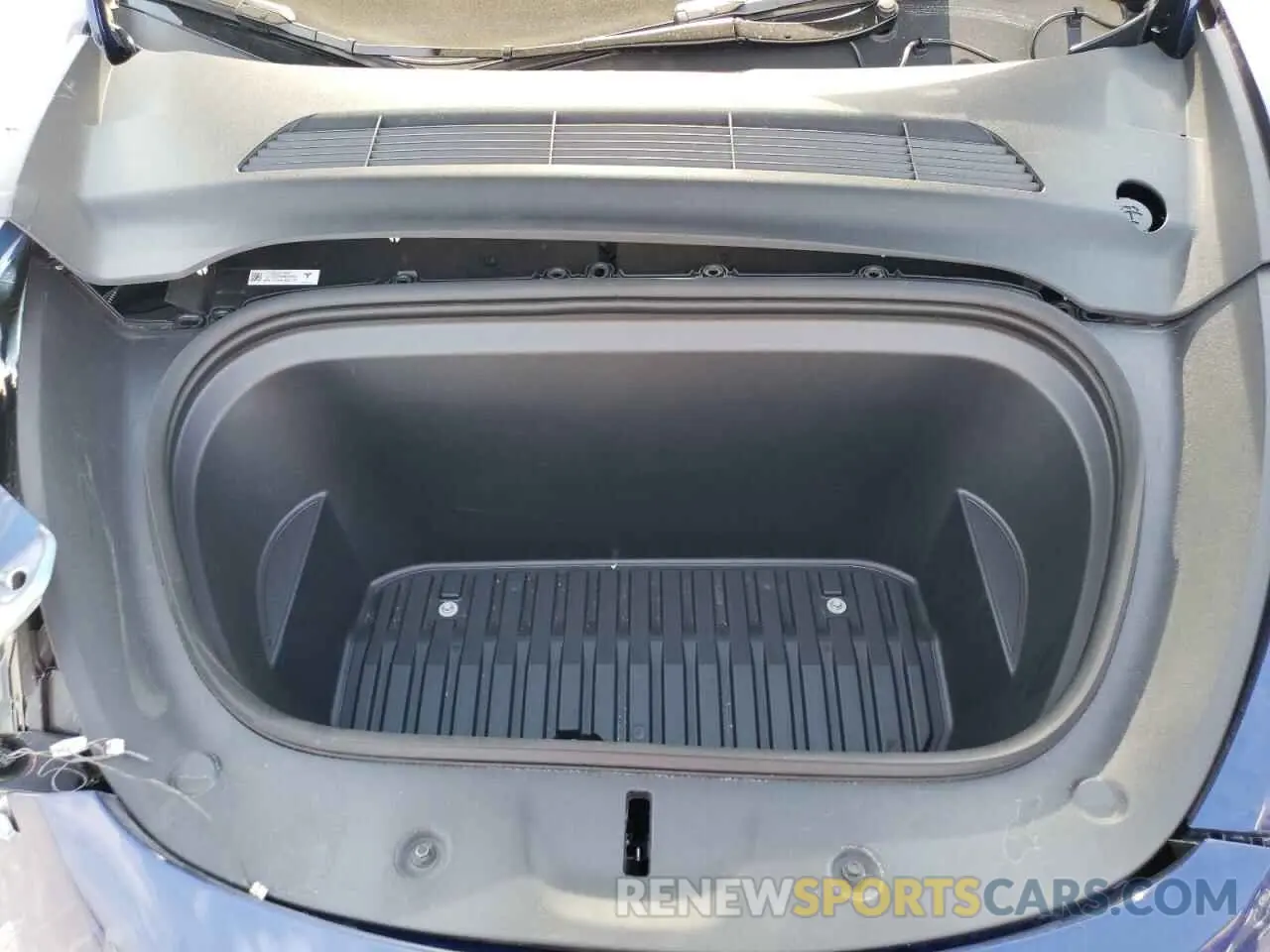 12 Photograph of a damaged car 7SAYGDEE3RA214702 TESLA MODEL Y 2024