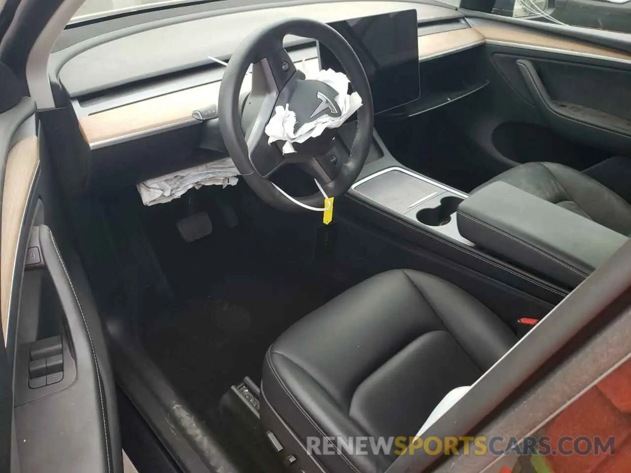 8 Photograph of a damaged car 7SAYGDEE3RA214702 TESLA MODEL Y 2024