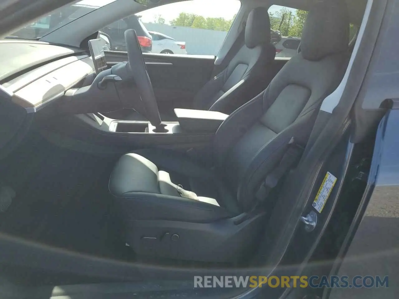 7 Photograph of a damaged car 7SAYGDEE3RA217776 TESLA MODEL Y 2024