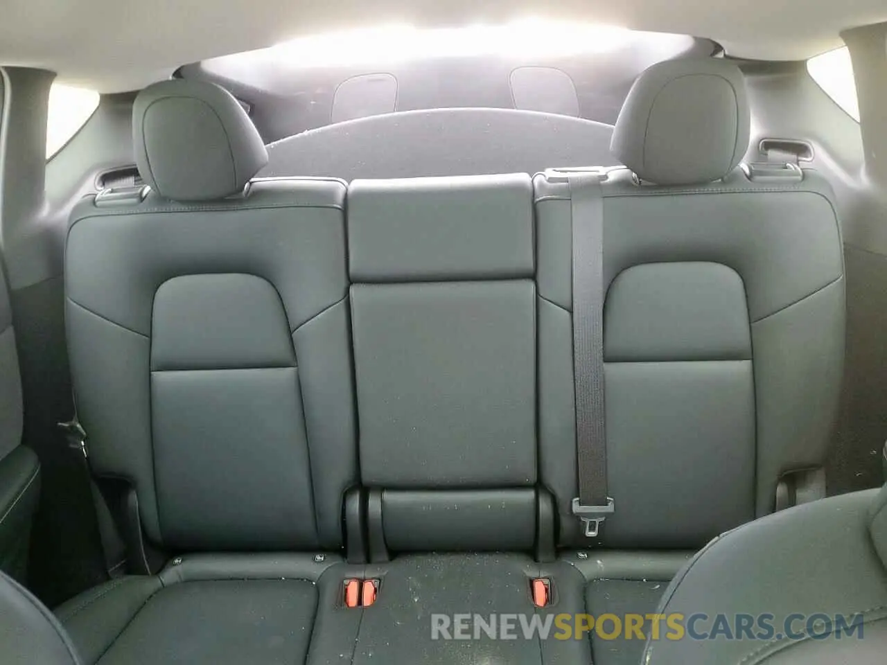 10 Photograph of a damaged car 7SAYGDEE3RA224498 TESLA MODEL Y 2024