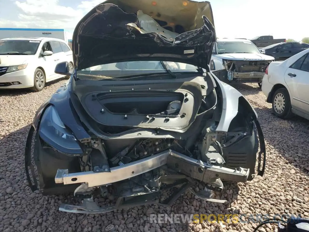 5 Photograph of a damaged car 7SAYGDEE3RA225795 TESLA MODEL Y 2024