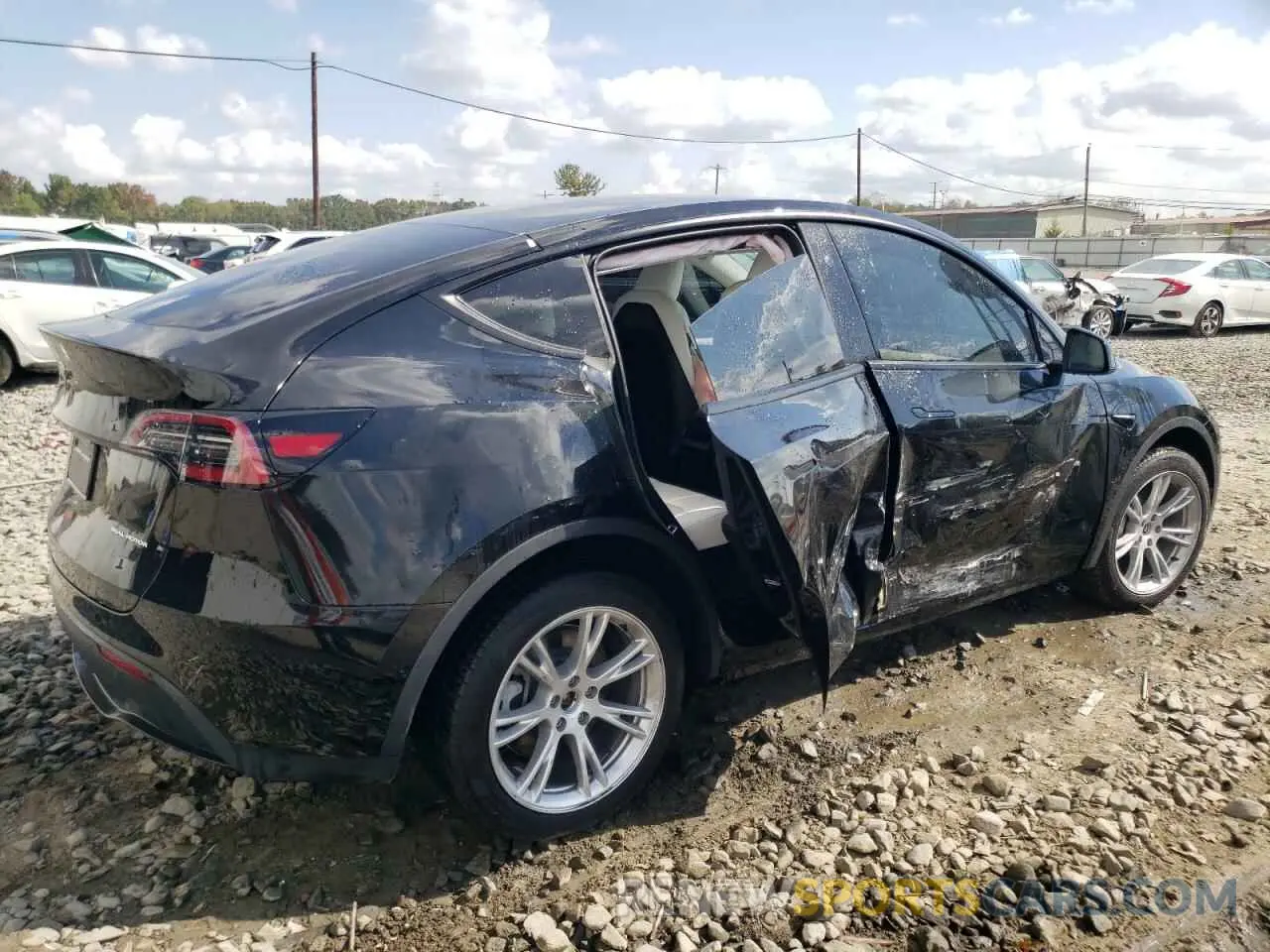 3 Photograph of a damaged car 7SAYGDEE3RA227935 TESLA MODEL Y 2024
