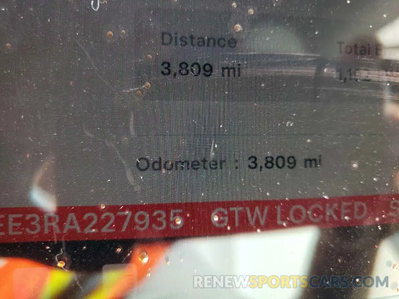 9 Photograph of a damaged car 7SAYGDEE3RA227935 TESLA MODEL Y 2024