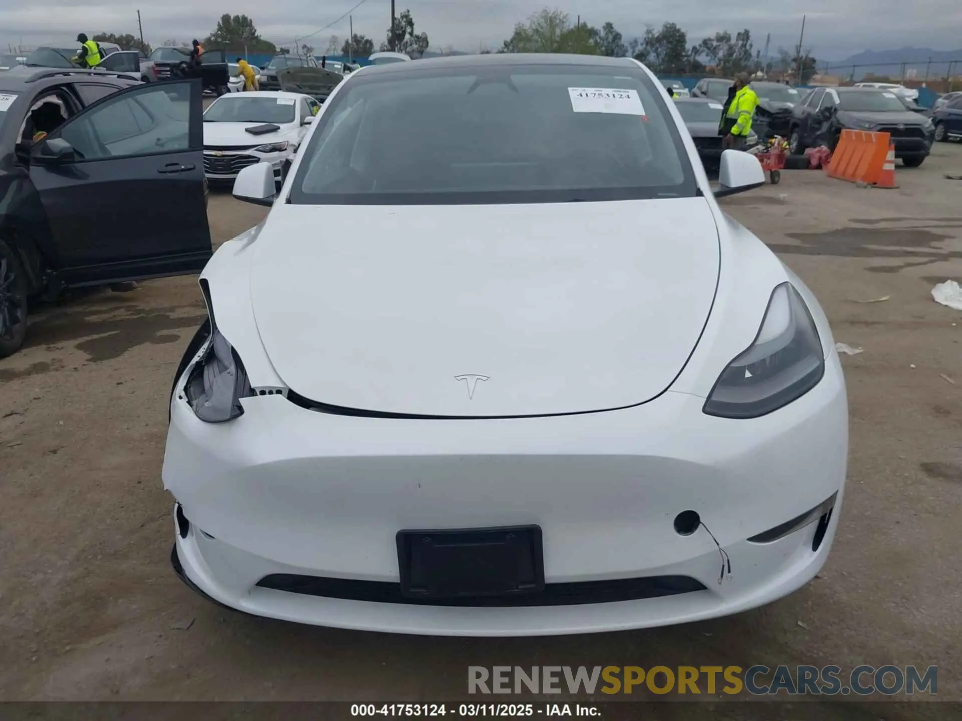 12 Photograph of a damaged car 7SAYGDEE3RA232293 TESLA MODEL Y 2024