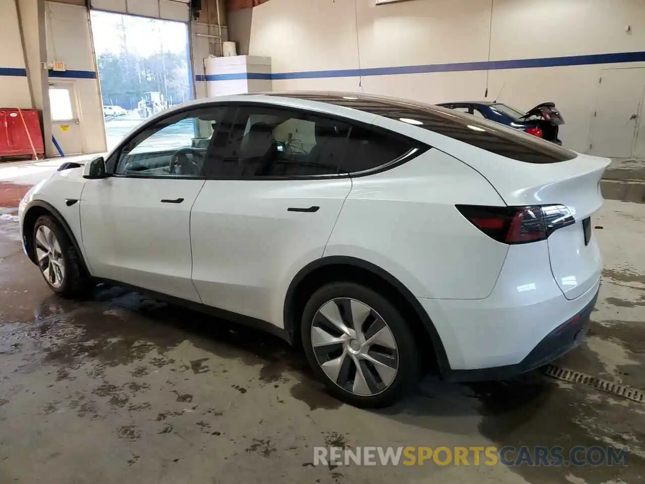 2 Photograph of a damaged car 7SAYGDEE3RA232469 TESLA MODEL Y 2024