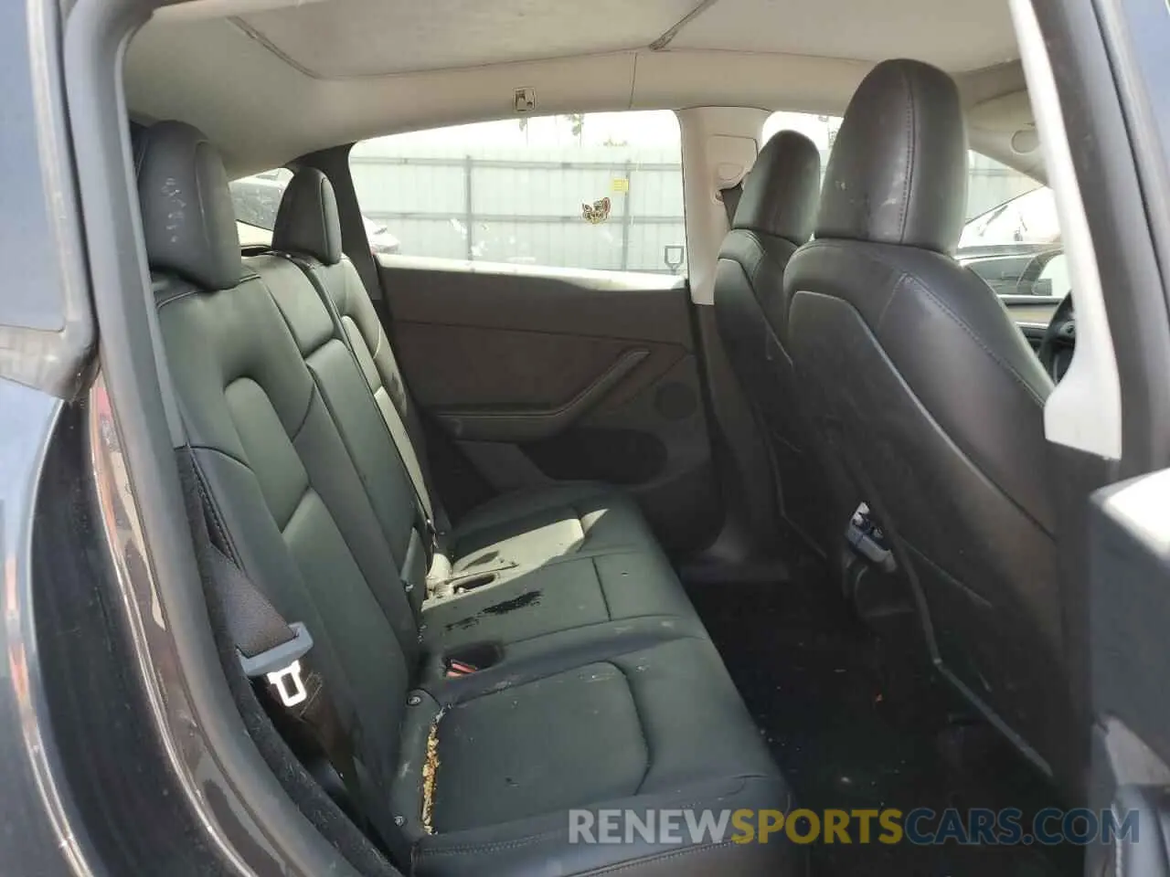 10 Photograph of a damaged car 7SAYGDEE3RA234223 TESLA MODEL Y 2024
