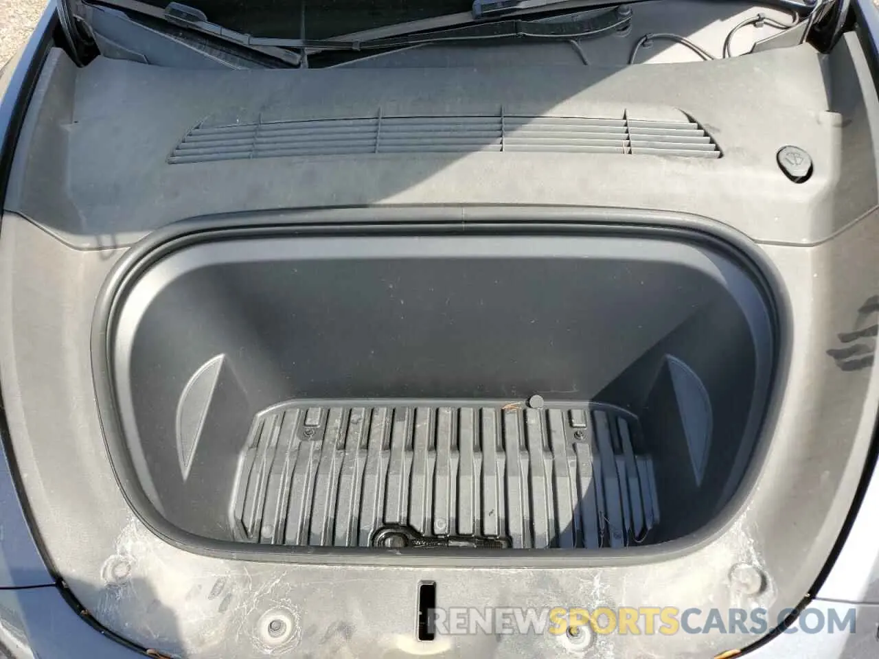 11 Photograph of a damaged car 7SAYGDEE3RA234223 TESLA MODEL Y 2024