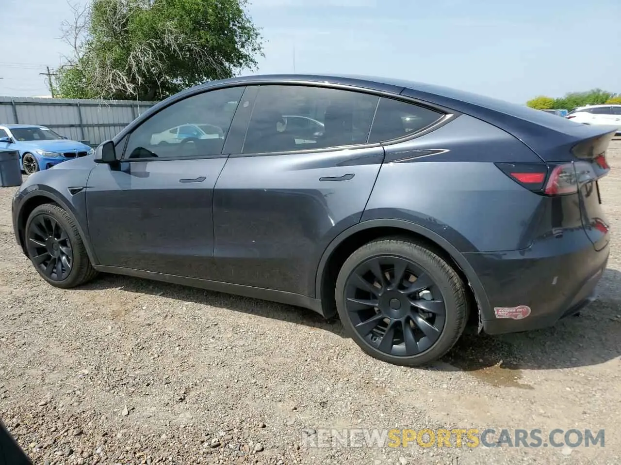 2 Photograph of a damaged car 7SAYGDEE3RA234223 TESLA MODEL Y 2024