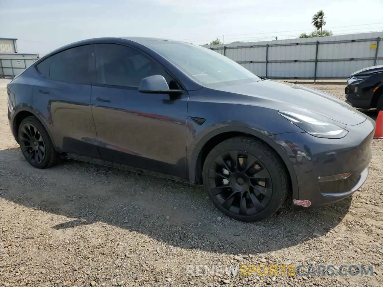 4 Photograph of a damaged car 7SAYGDEE3RA234223 TESLA MODEL Y 2024