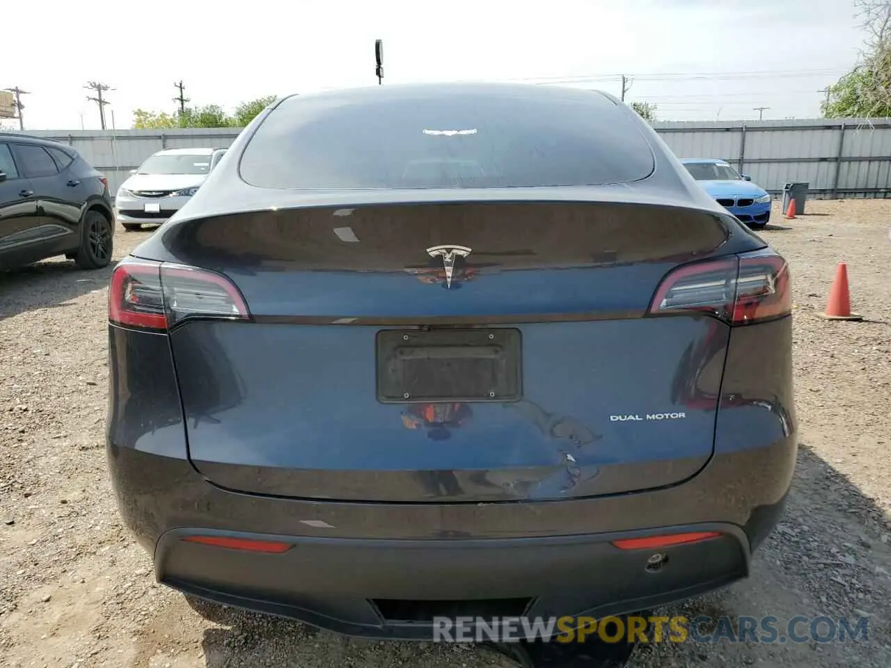6 Photograph of a damaged car 7SAYGDEE3RA234223 TESLA MODEL Y 2024