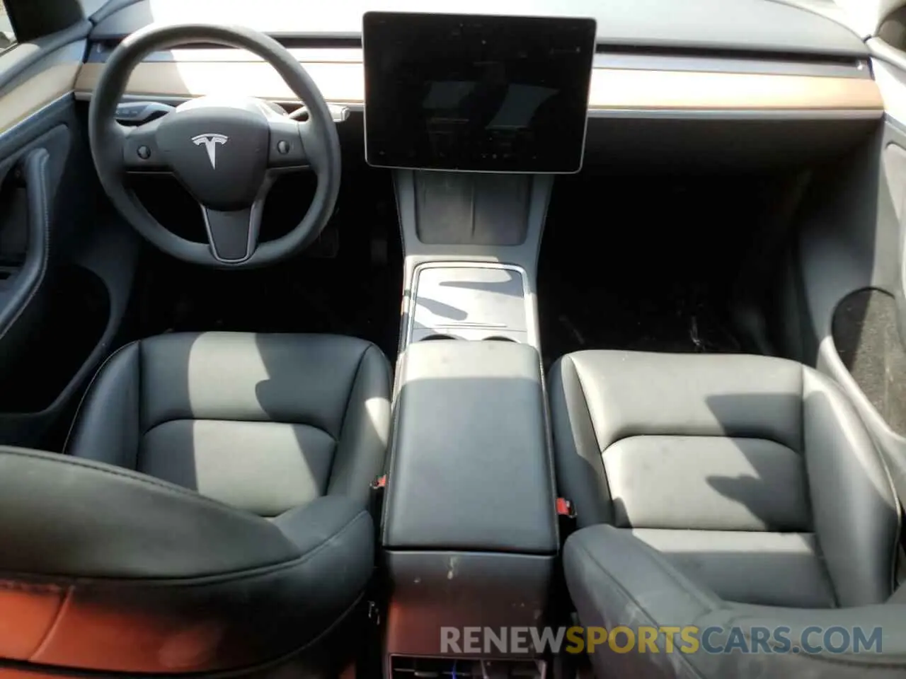 8 Photograph of a damaged car 7SAYGDEE3RA234223 TESLA MODEL Y 2024
