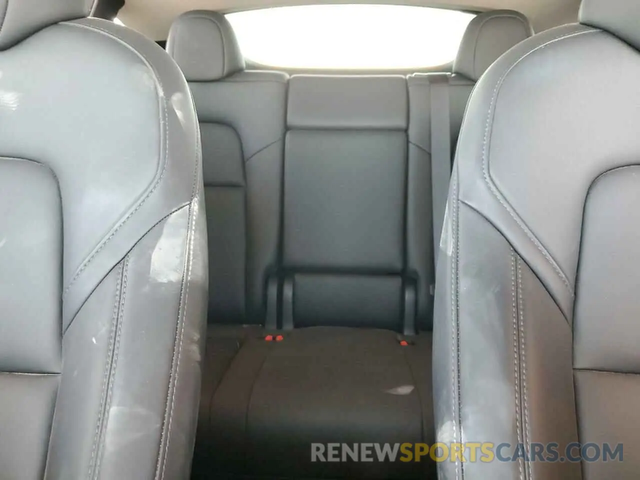 10 Photograph of a damaged car 7SAYGDEE3RA235002 TESLA MODEL Y 2024