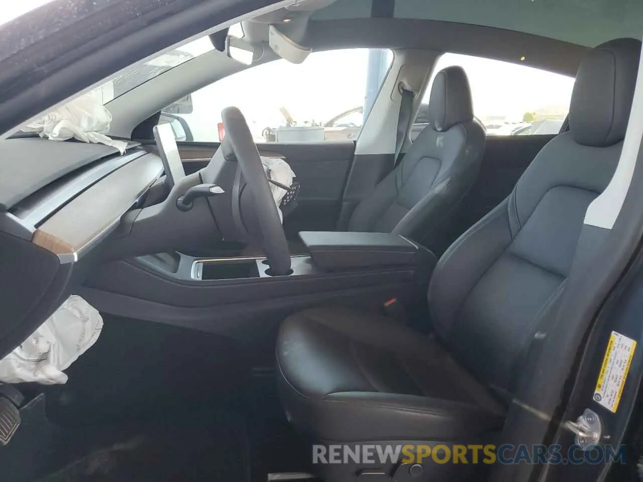 7 Photograph of a damaged car 7SAYGDEE3RA235002 TESLA MODEL Y 2024