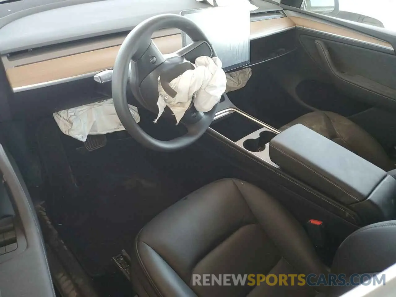 8 Photograph of a damaged car 7SAYGDEE3RA235002 TESLA MODEL Y 2024