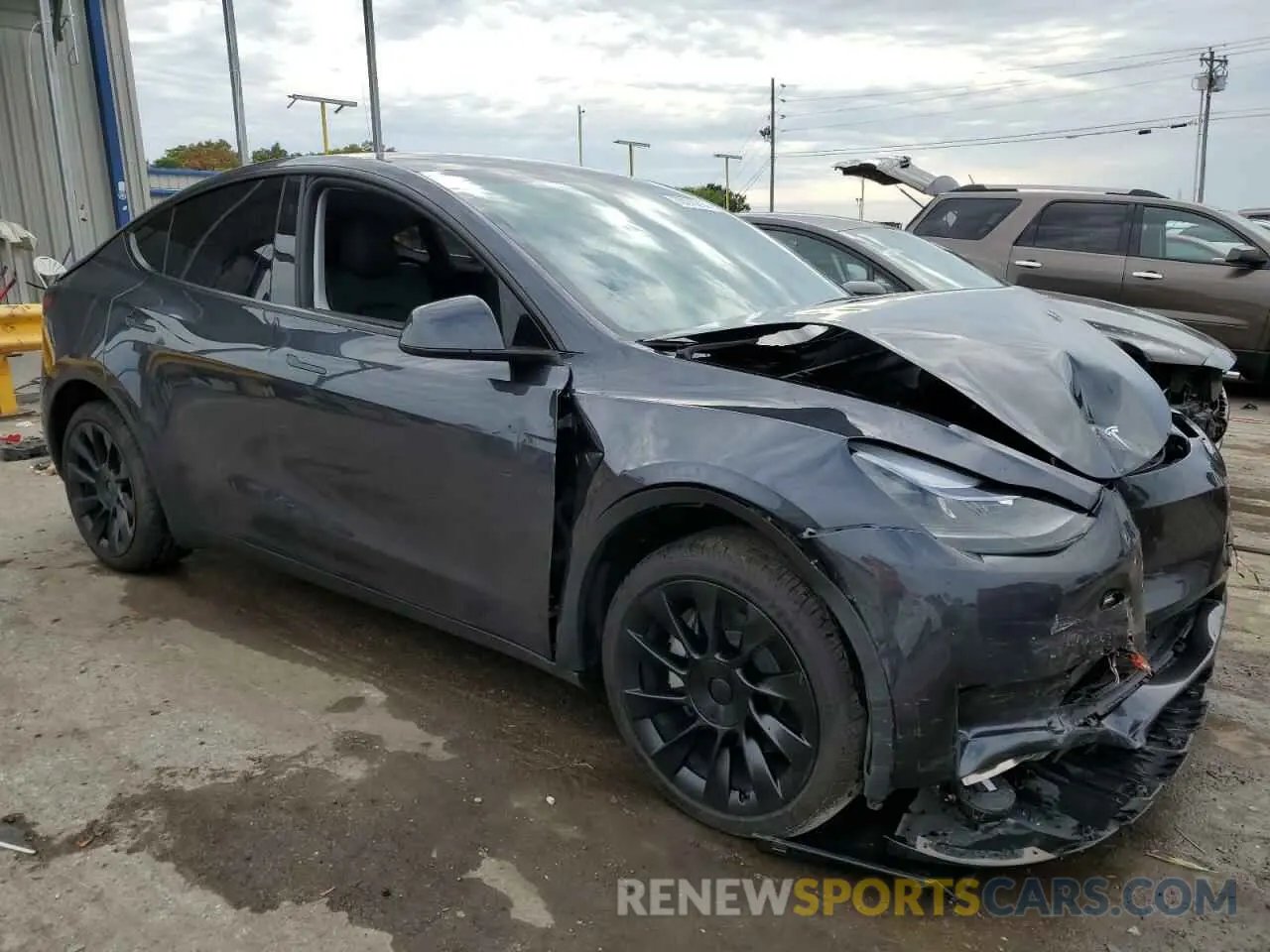 4 Photograph of a damaged car 7SAYGDEE3RA248493 TESLA MODEL Y 2024