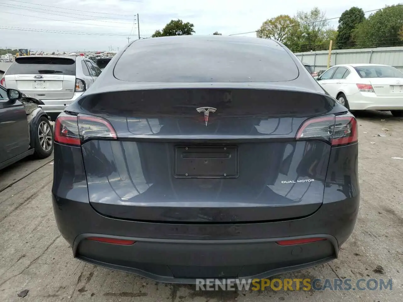 6 Photograph of a damaged car 7SAYGDEE3RA248493 TESLA MODEL Y 2024
