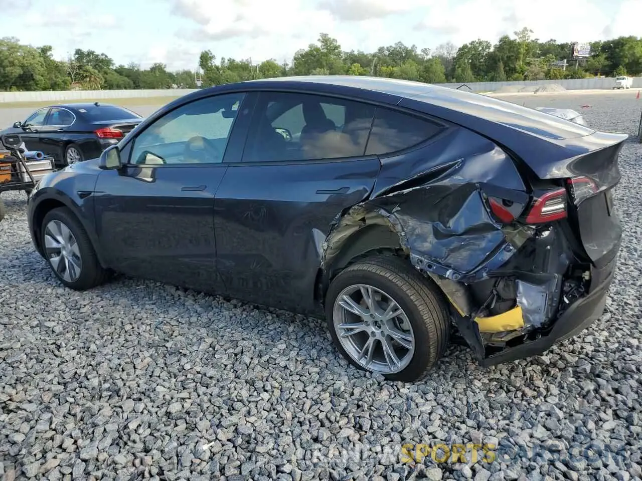 2 Photograph of a damaged car 7SAYGDEE3RA249434 TESLA MODEL Y 2024