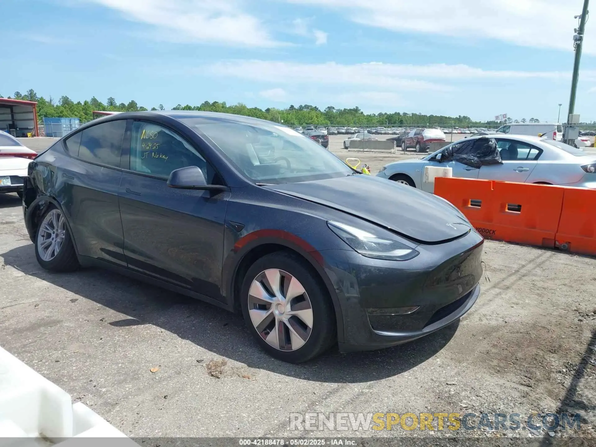 1 Photograph of a damaged car 7SAYGDEE3RA253127 TESLA MODEL Y 2024