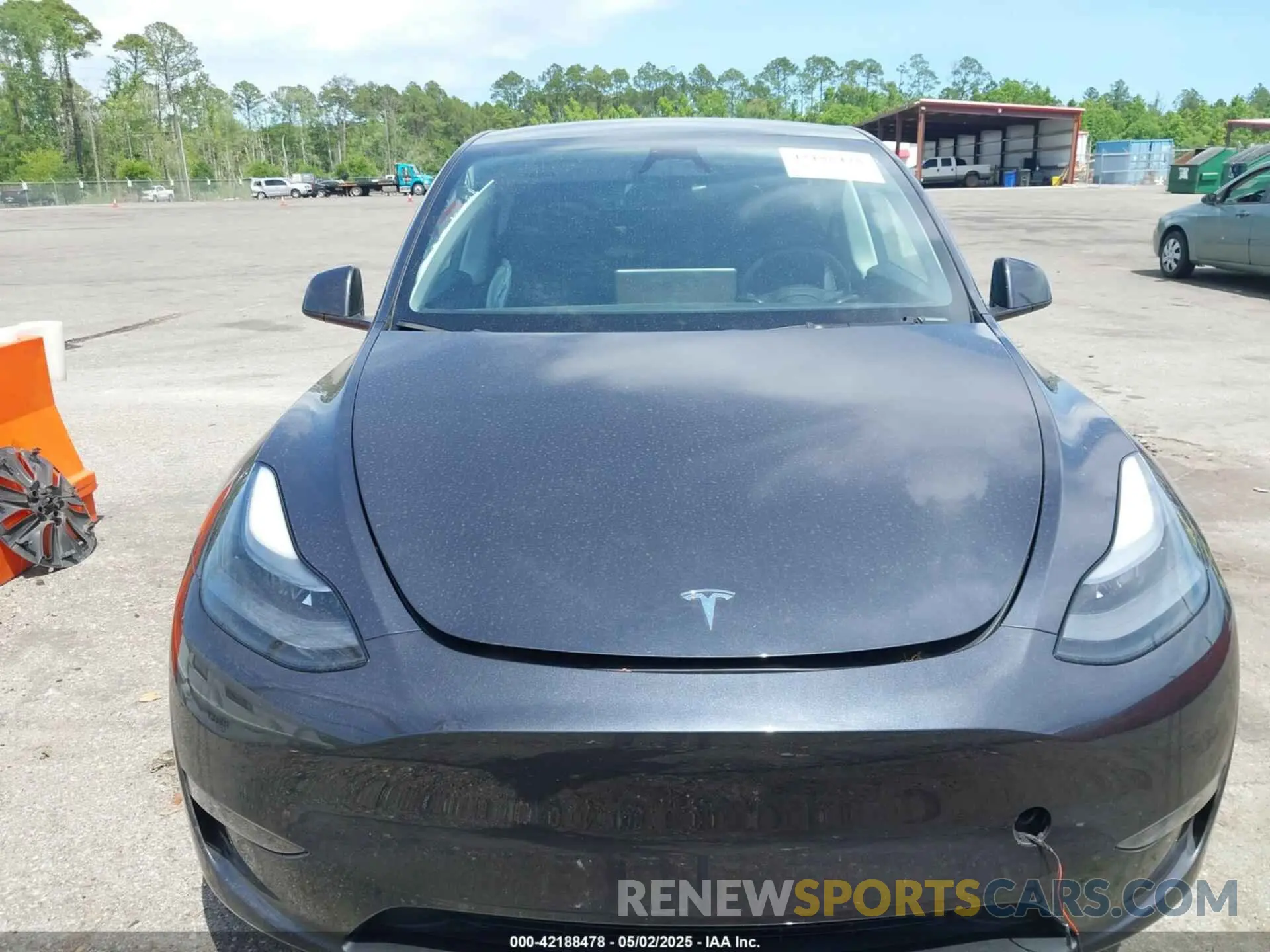 11 Photograph of a damaged car 7SAYGDEE3RA253127 TESLA MODEL Y 2024