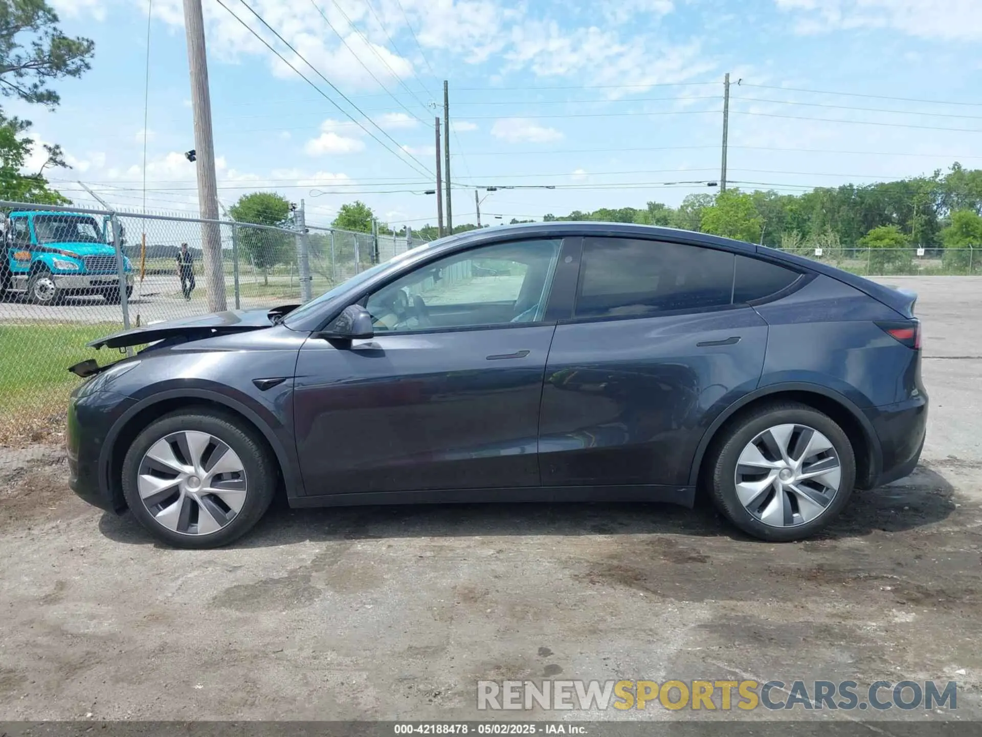 13 Photograph of a damaged car 7SAYGDEE3RA253127 TESLA MODEL Y 2024