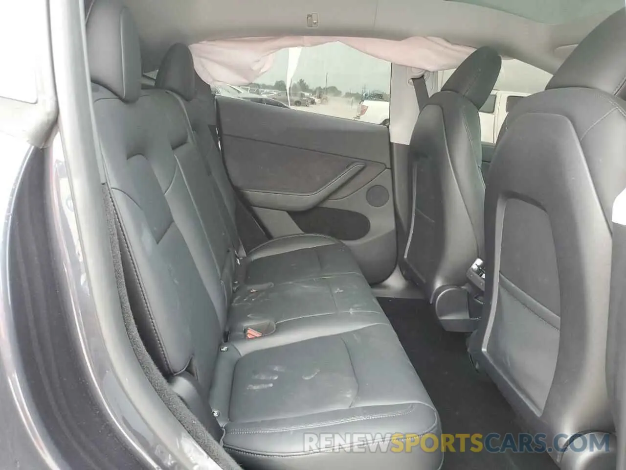 11 Photograph of a damaged car 7SAYGDEE3RA253354 TESLA MODEL Y 2024