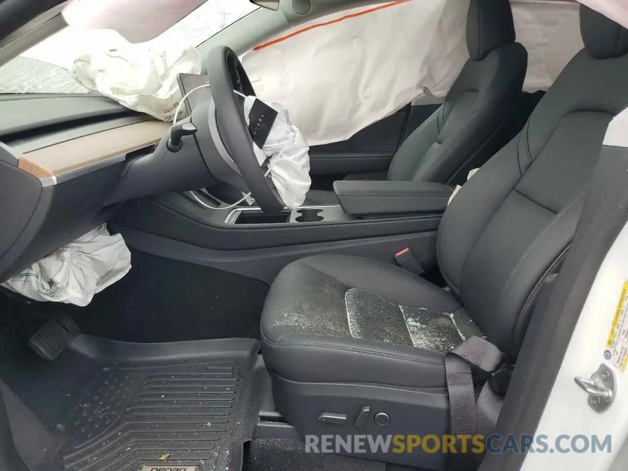 7 Photograph of a damaged car 7SAYGDEE3RA262264 TESLA MODEL Y 2024