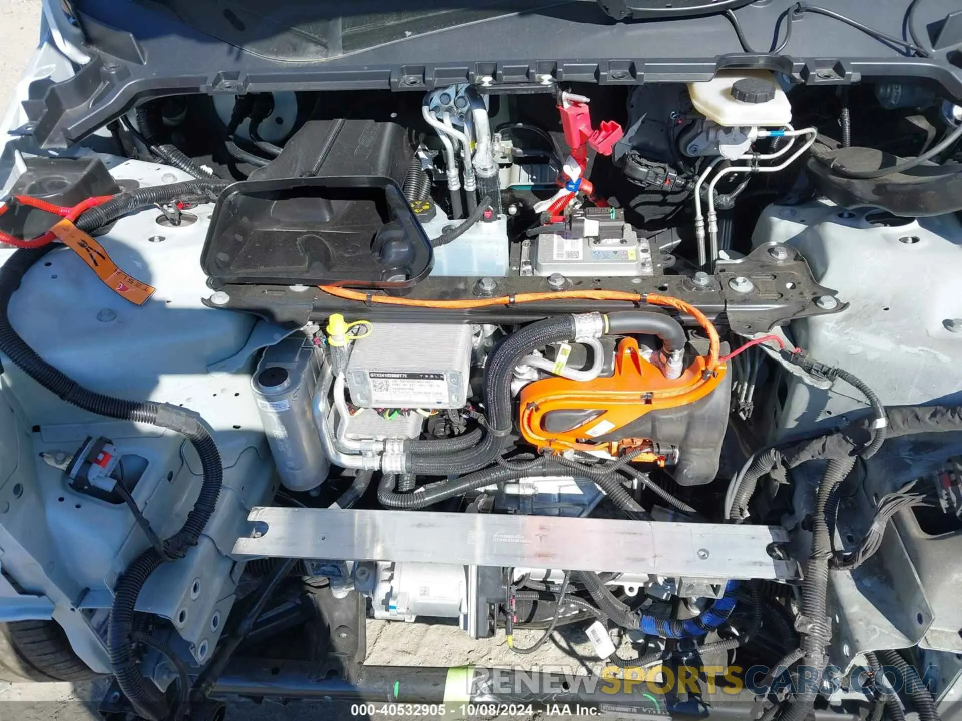 10 Photograph of a damaged car 7SAYGDEE3RA274687 TESLA MODEL Y 2024