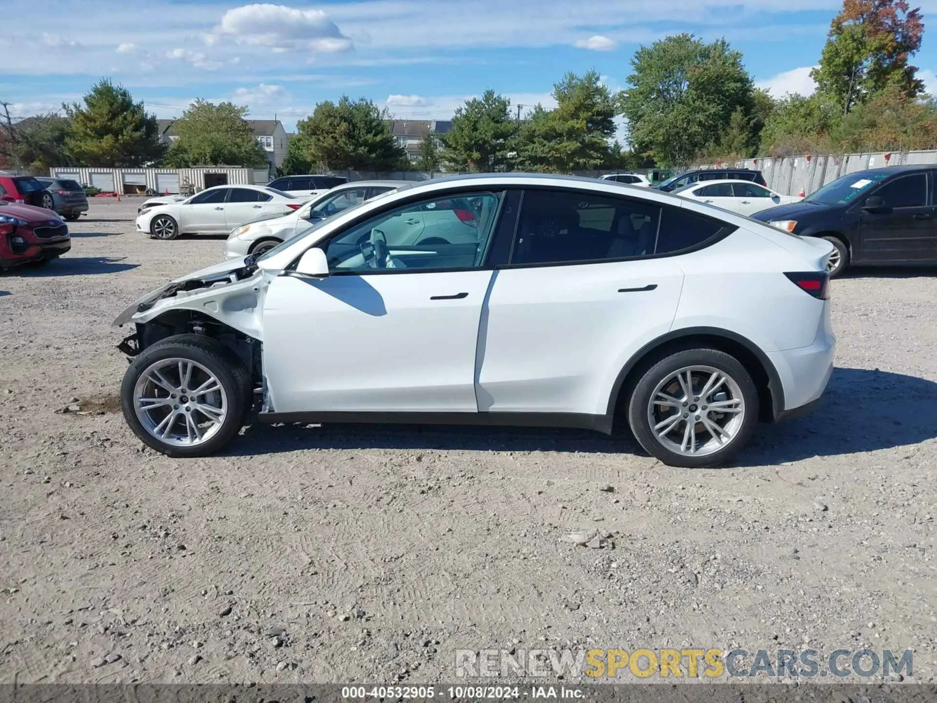 14 Photograph of a damaged car 7SAYGDEE3RA274687 TESLA MODEL Y 2024