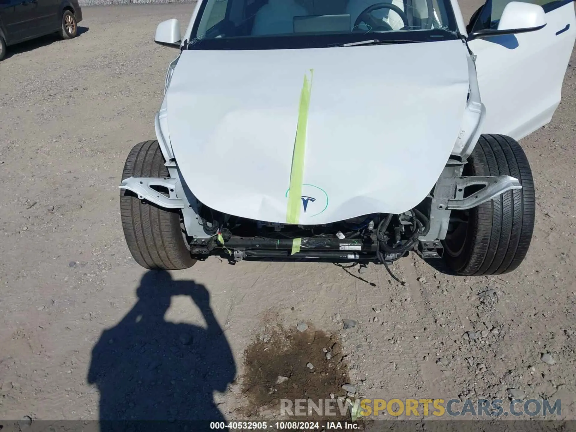 6 Photograph of a damaged car 7SAYGDEE3RA274687 TESLA MODEL Y 2024