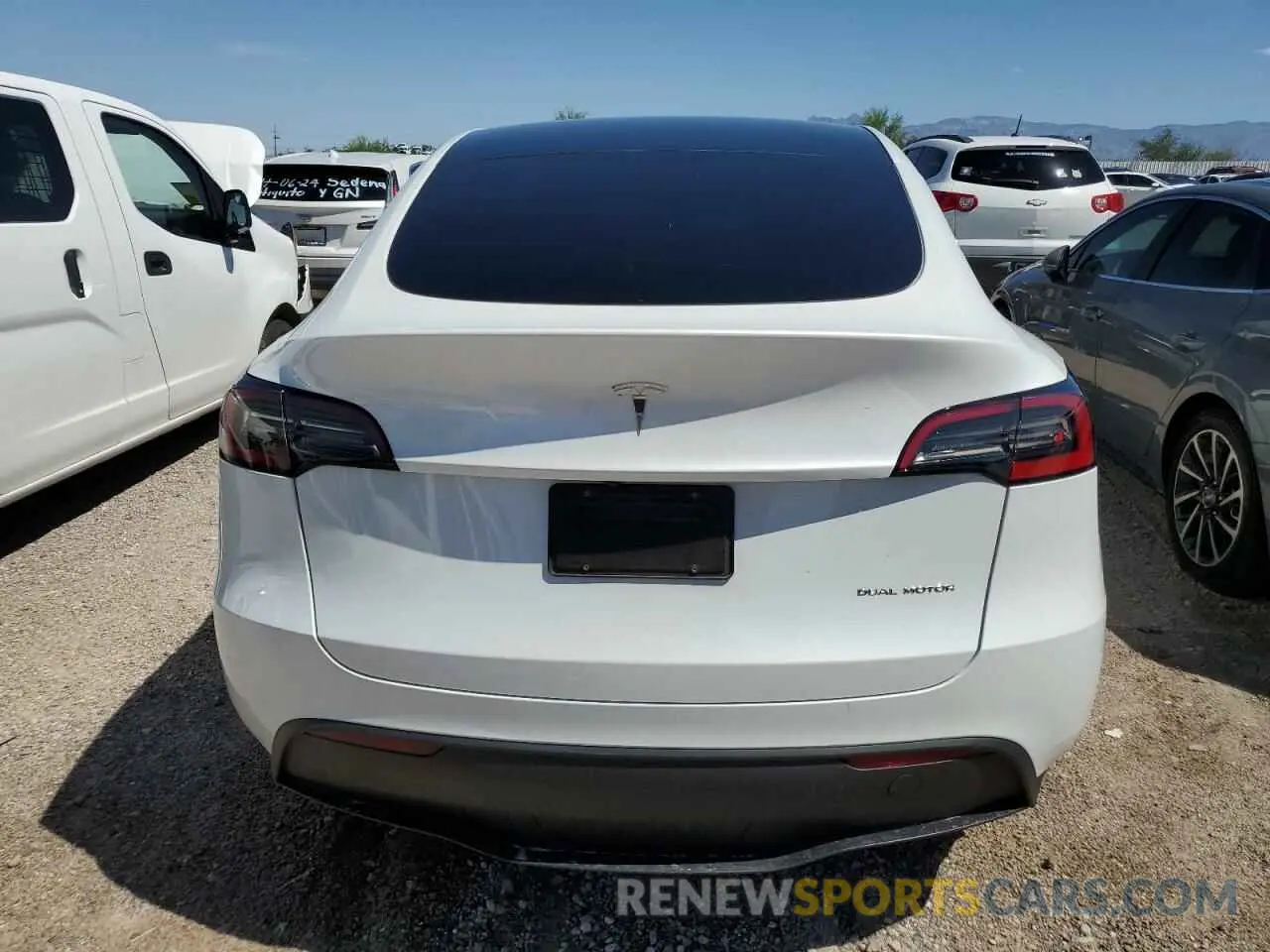 6 Photograph of a damaged car 7SAYGDEE3RA278884 TESLA MODEL Y 2024