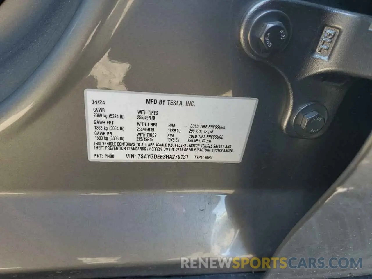 13 Photograph of a damaged car 7SAYGDEE3RA279131 TESLA MODEL Y 2024