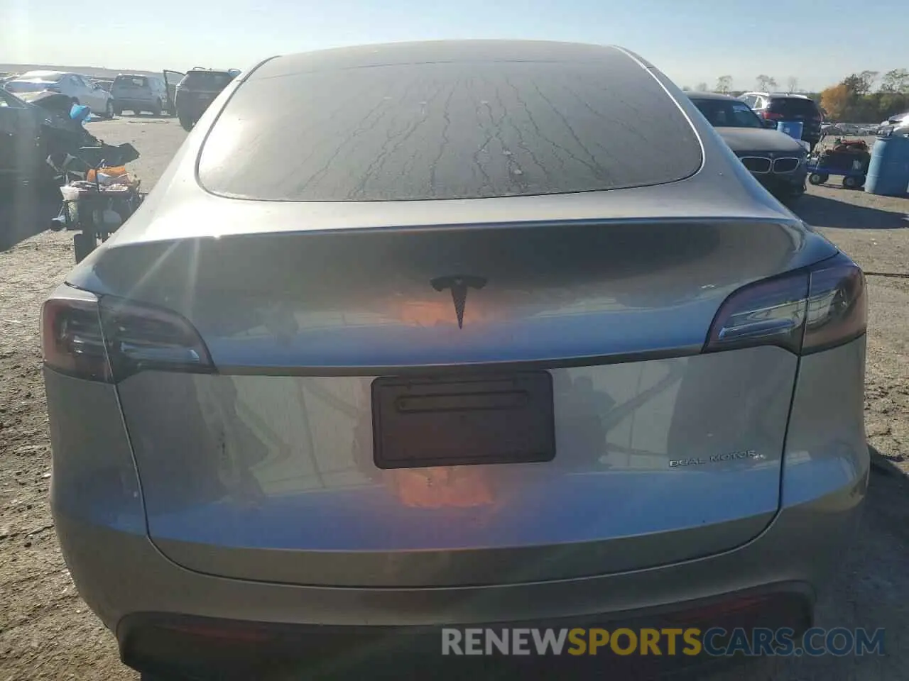 6 Photograph of a damaged car 7SAYGDEE3RA279131 TESLA MODEL Y 2024